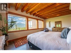 Main flr primary bdrm -