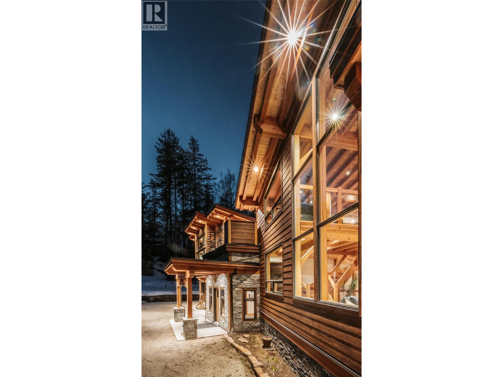 1917 Mt Mcpherson Drive, Revelstoke, BC - Photo Showing Other Room