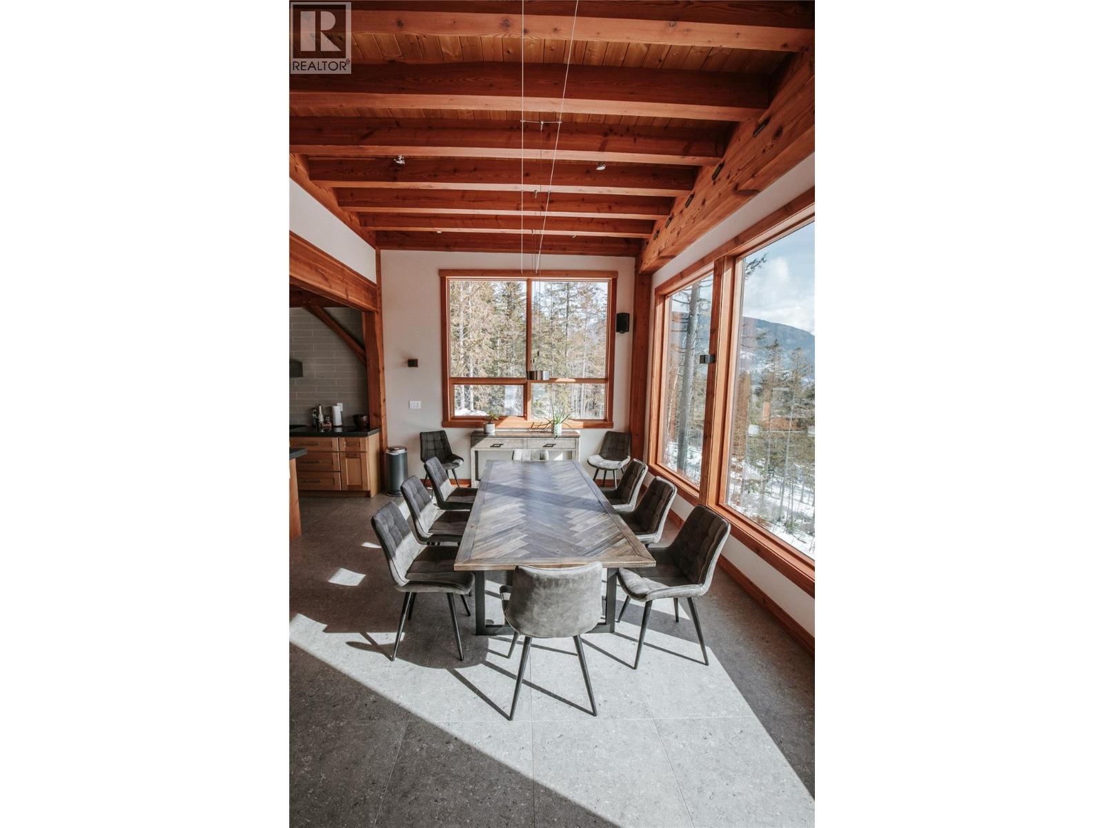 1917 Mt Mcpherson Drive, Revelstoke, BC - Indoor Photo Showing Dining Room