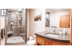Lwr level bathroom -