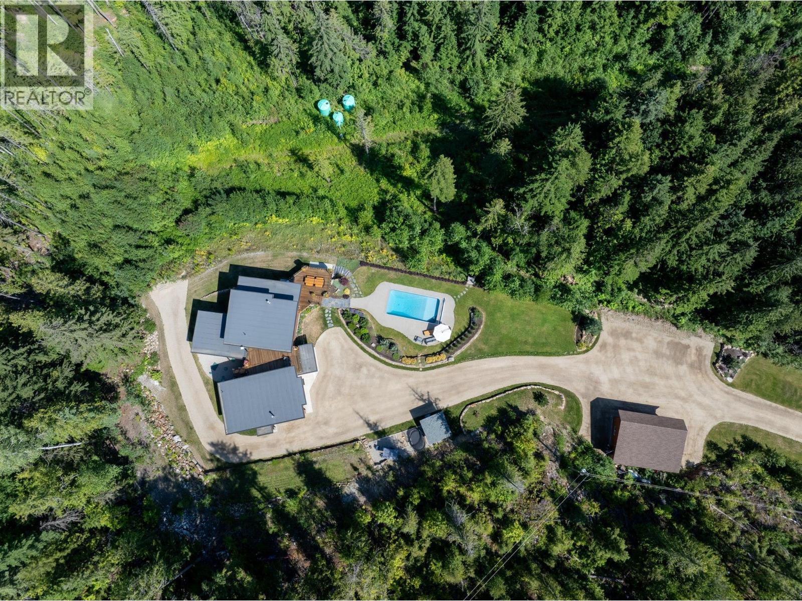 1917 Mt Mcpherson Drive, Revelstoke, BC - Outdoor