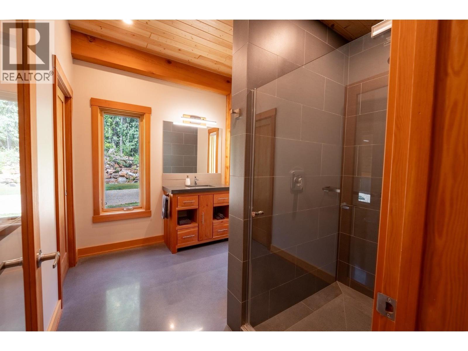 1917 Mt Mcpherson Drive, Revelstoke, BC - Indoor