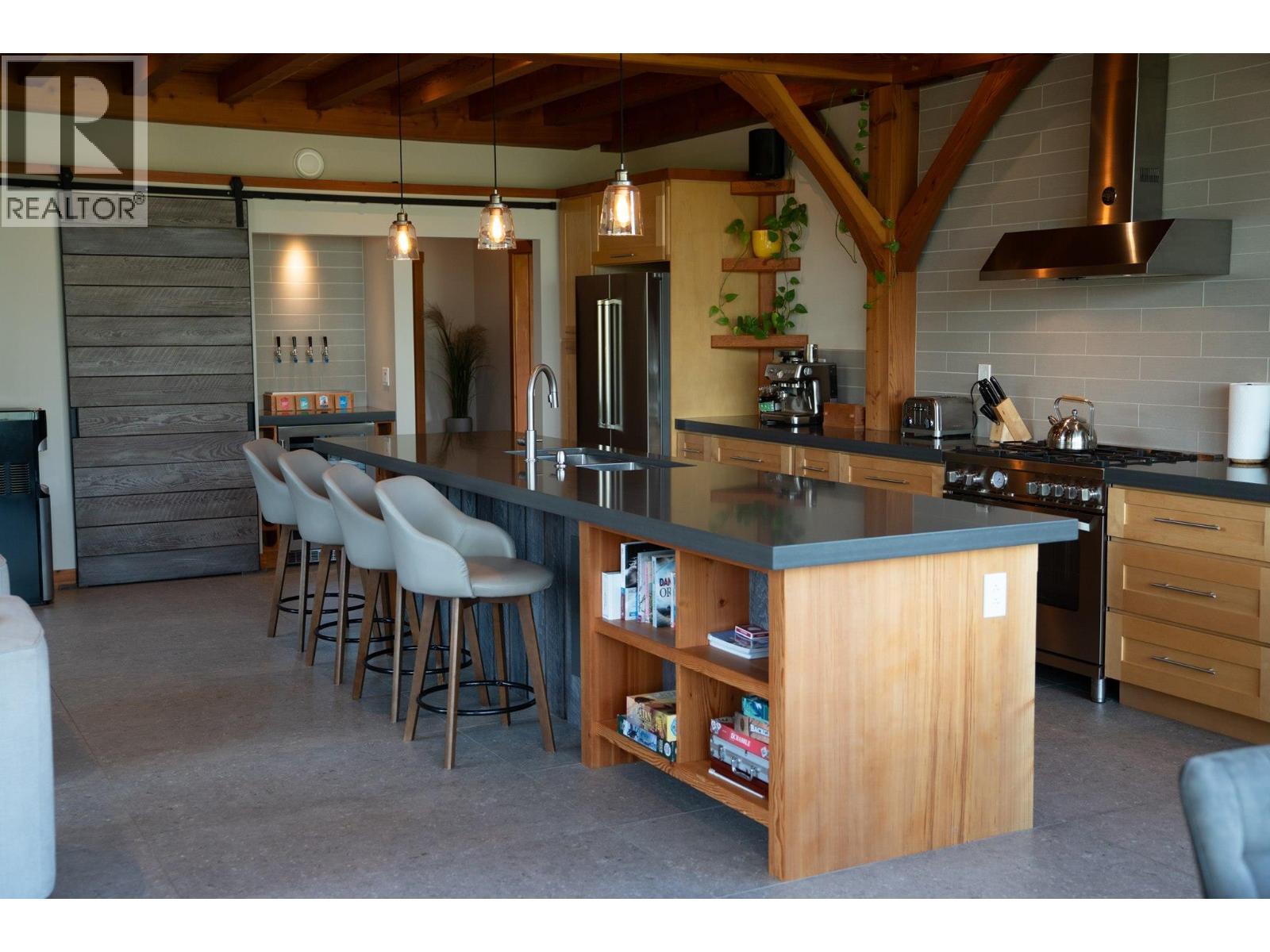 1917 Mt Mcpherson Drive, Revelstoke, BC - Indoor
