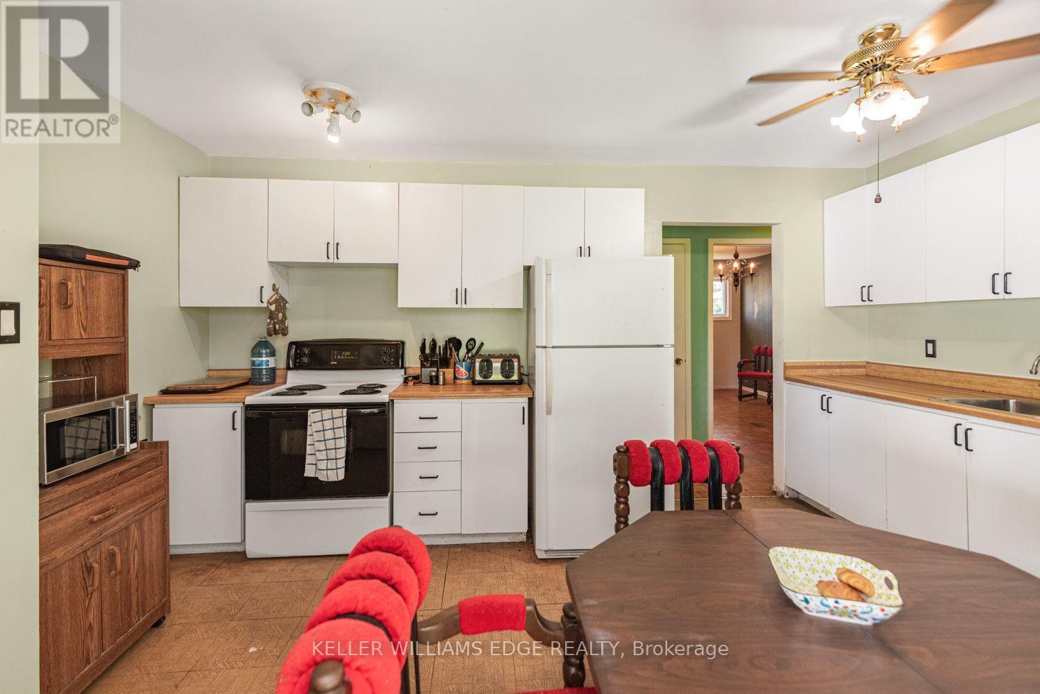 2138 Falmouth Terrace, Burlington, ON - Indoor Photo Showing Kitchen