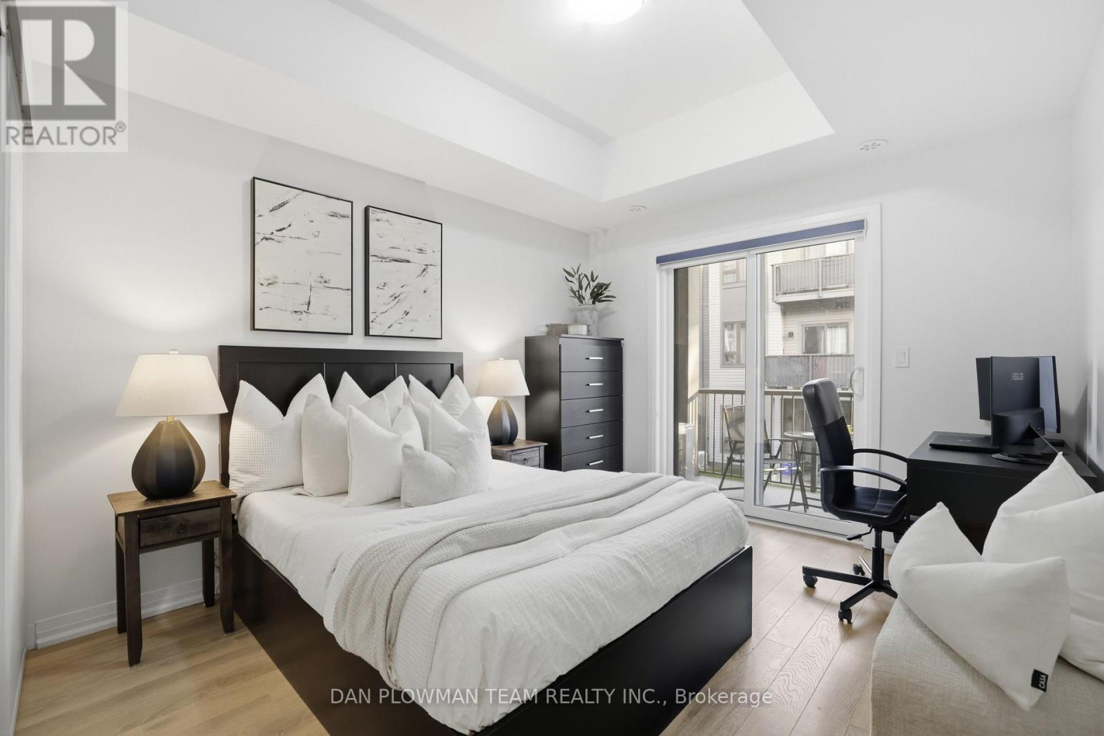 1210 - 2635 William Jackson Drive, Pickering, ON - Indoor Photo Showing Bedroom
