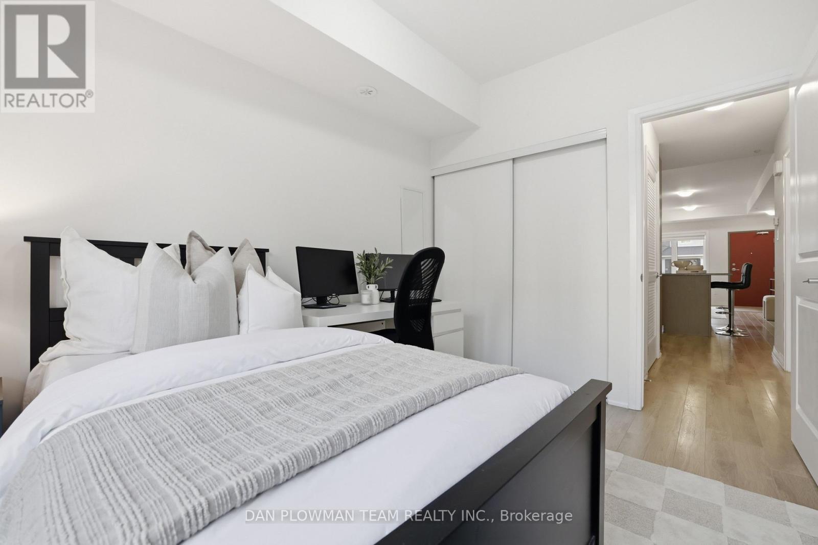 1210 - 2635 William Jackson Drive, Pickering, ON - Indoor Photo Showing Bedroom