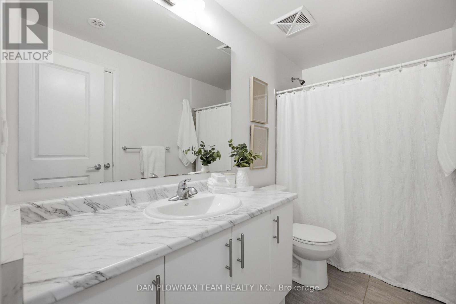 1210 - 2635 William Jackson Drive, Pickering, ON - Indoor Photo Showing Bathroom