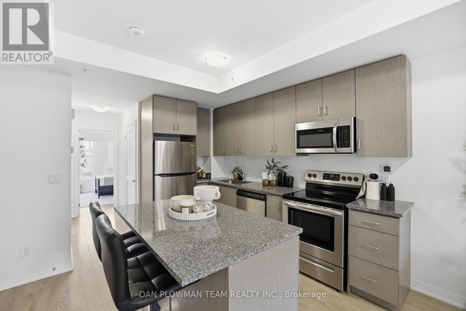 1210 - 2635 William Jackson Drive, Pickering, ON - Indoor Photo Showing Kitchen
