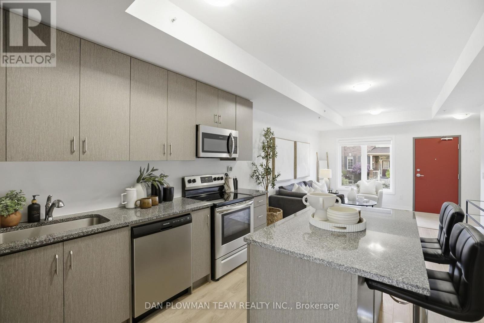 1210 - 2635 William Jackson Drive, Pickering, ON - Indoor Photo Showing Kitchen With Upgraded Kitchen