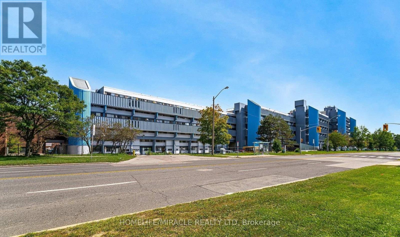 517 - 4673 Jane Street, Toronto, ON - Outdoor