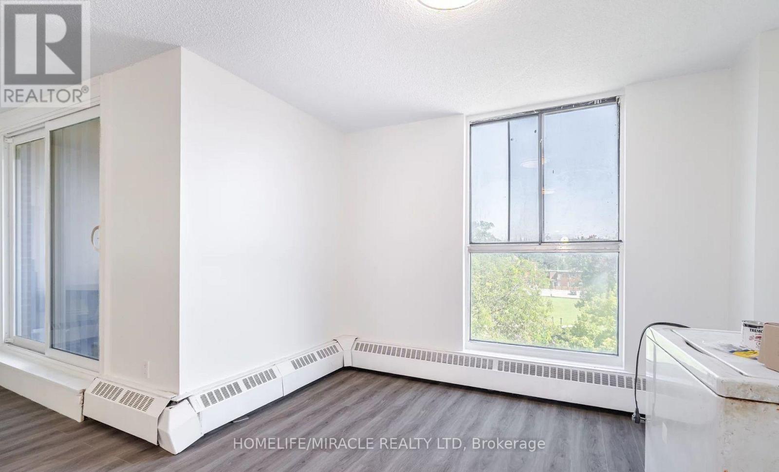 517 - 4673 Jane Street, Toronto, ON - Indoor Photo Showing Other Room