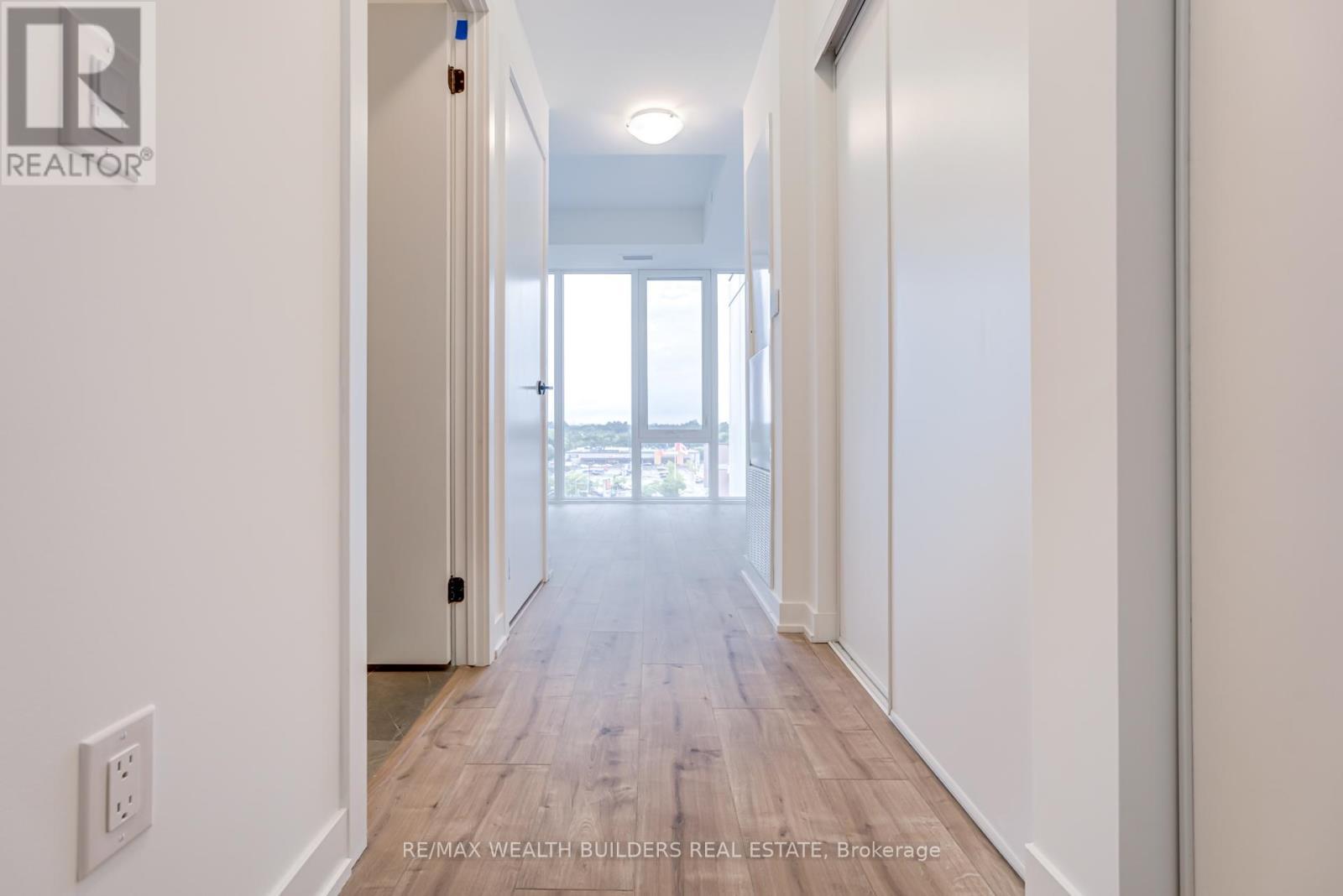 714 - 220 Missinnihe Way, Mississauga, ON - Indoor Photo Showing Other Room