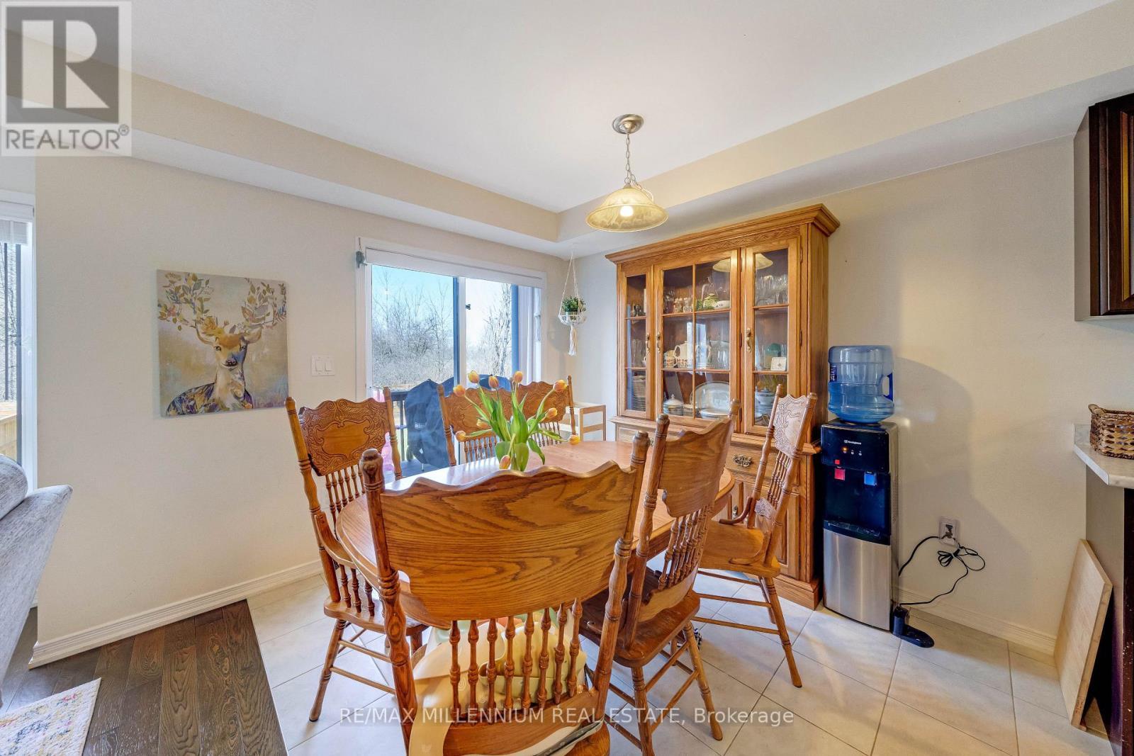 96 Esther Crescent S, Thorold, ON - Indoor Photo Showing Dining Room