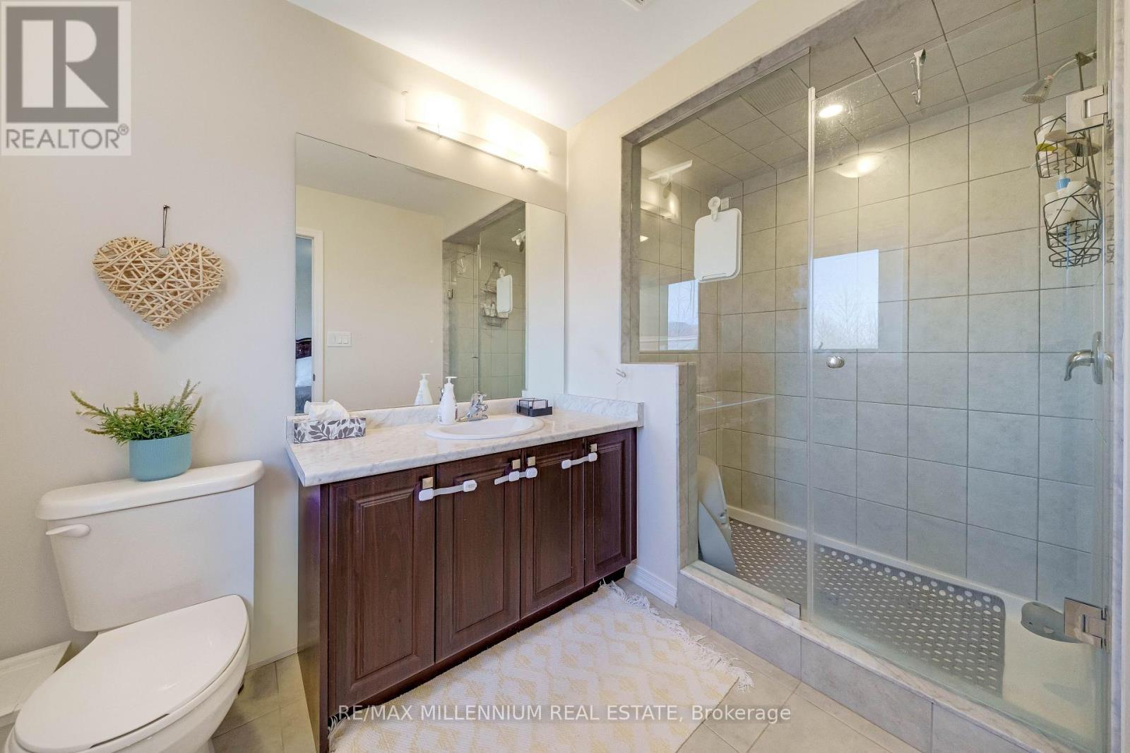 96 Esther Crescent S, Thorold, ON - Indoor Photo Showing Bathroom