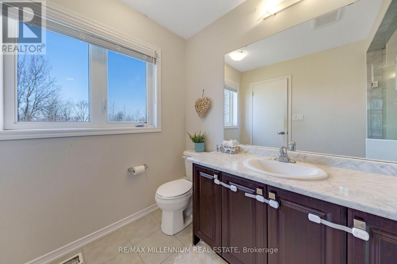 96 Esther Crescent S, Thorold, ON - Indoor Photo Showing Bathroom