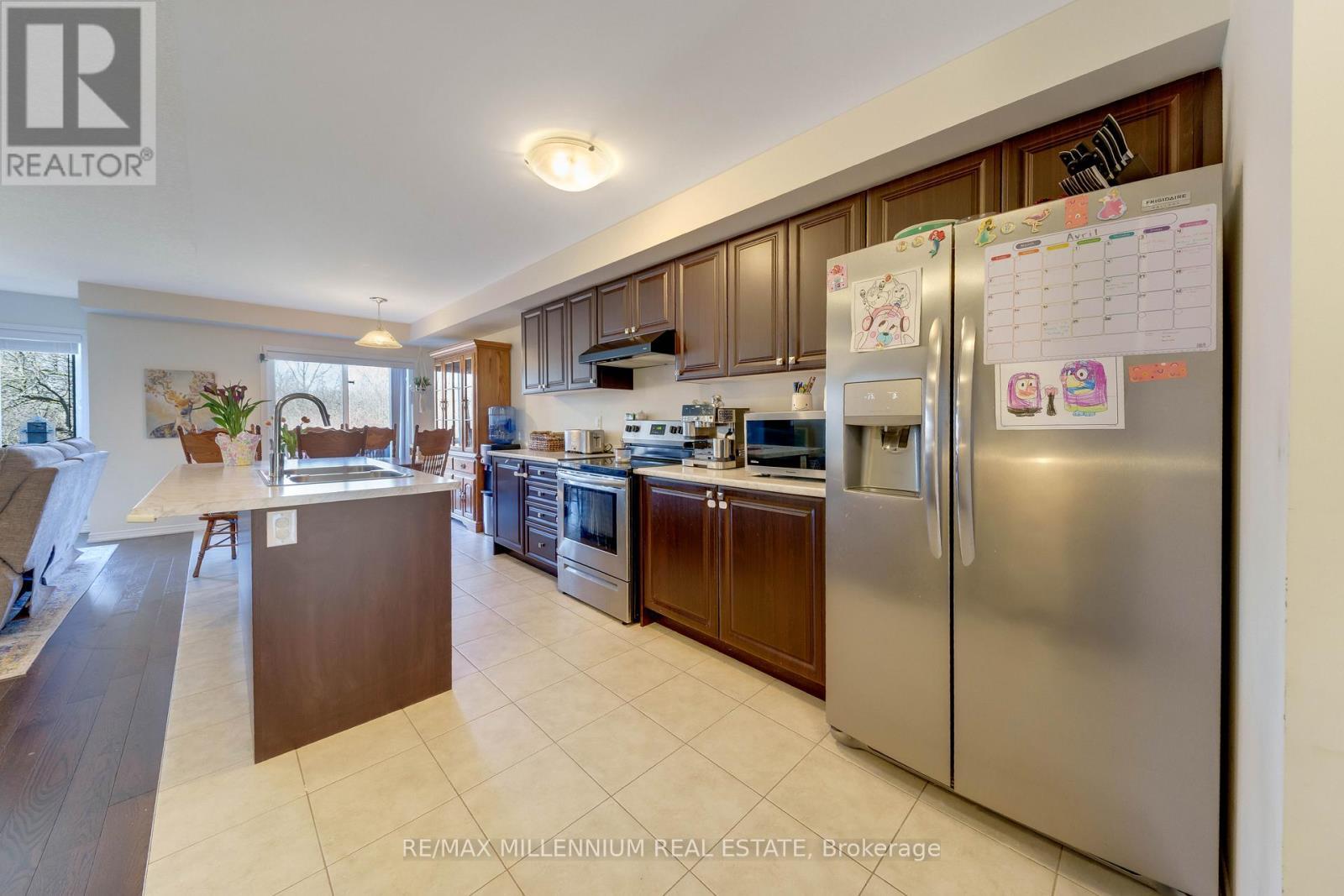 96 Esther Crescent S, Thorold, ON - Indoor Photo Showing Kitchen With Stainless Steel Kitchen