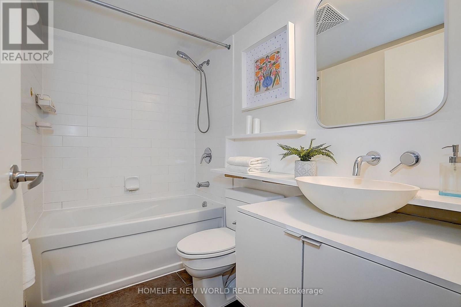 307 - 15 Fort York Boulevard, Toronto, ON - Indoor Photo Showing Bathroom