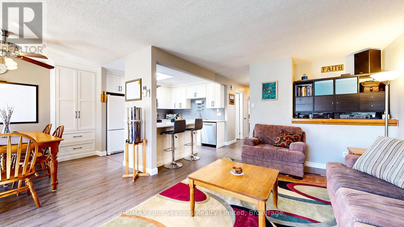 74 Telfer Road, Collingwood, ON - Indoor Photo Showing Living Room