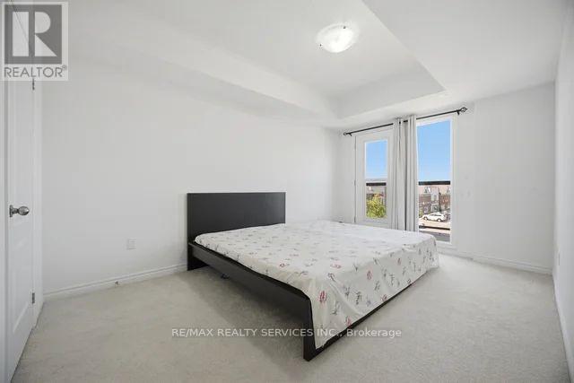 14 - 417 Dougall Avenue, Caledon, ON - Indoor Photo Showing Bedroom