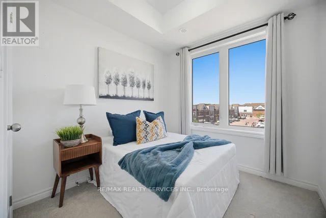 14 - 417 Dougall Avenue, Caledon, ON - Indoor Photo Showing Bedroom