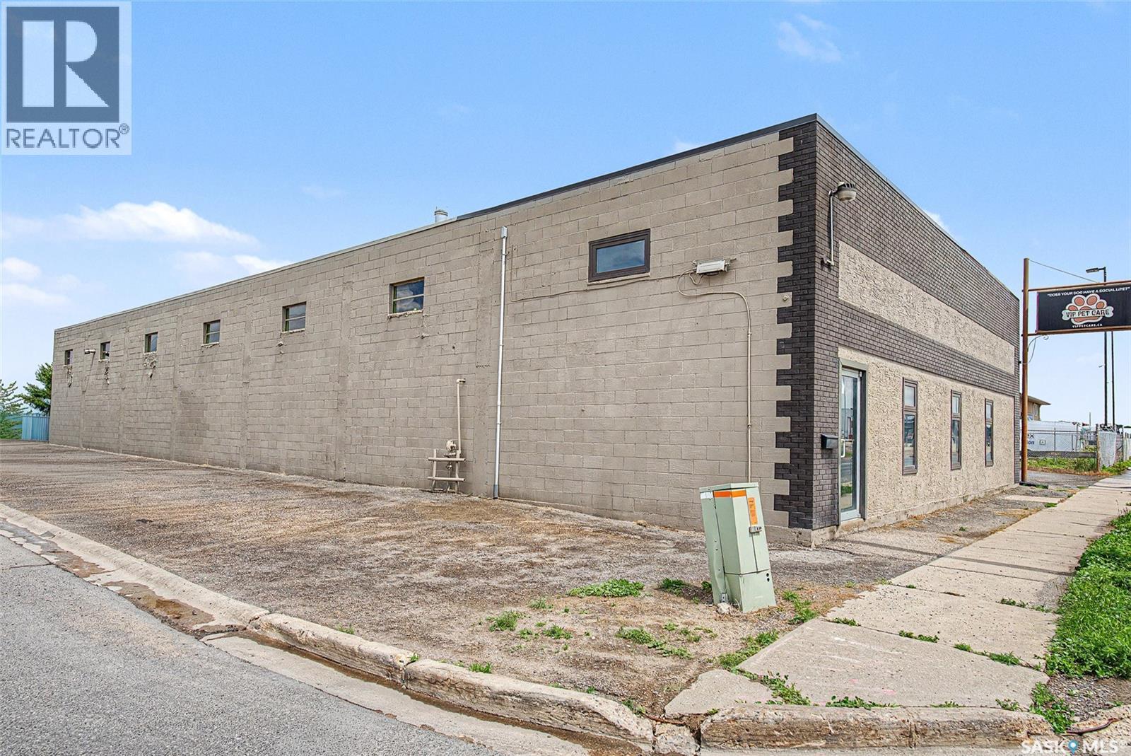 560 Dewdney Avenue E, Regina, SK