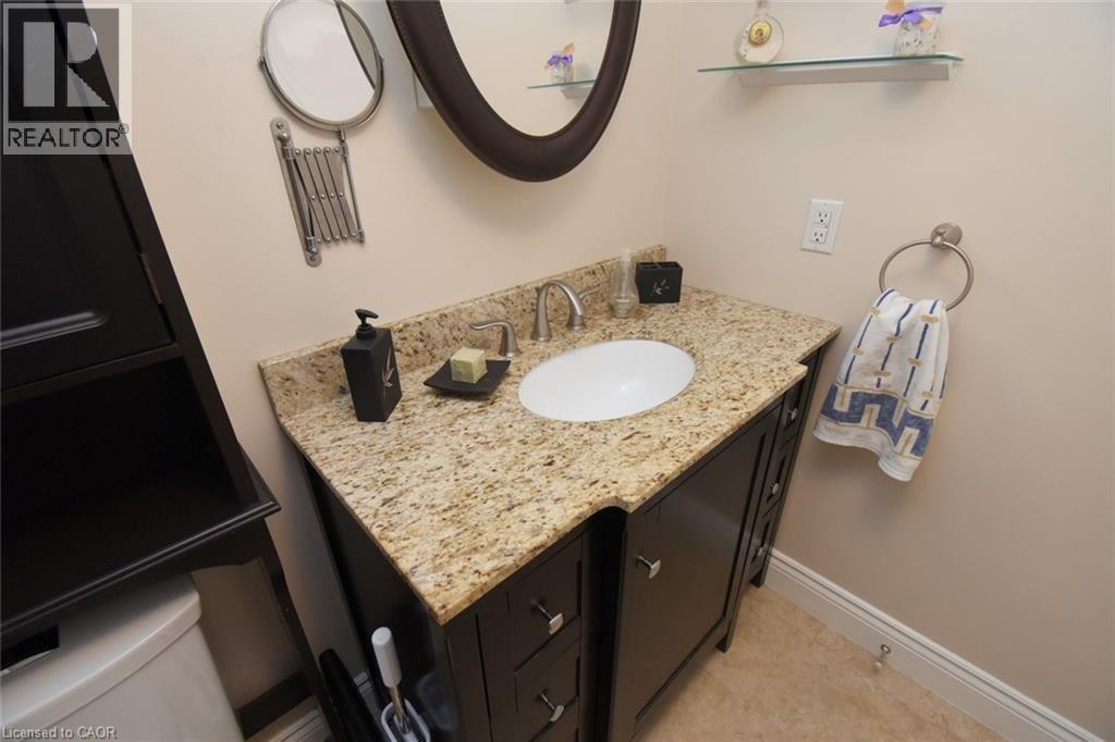 75 Queen Street N Unit# 1204, Hamilton, ON - Indoor Photo Showing Bathroom