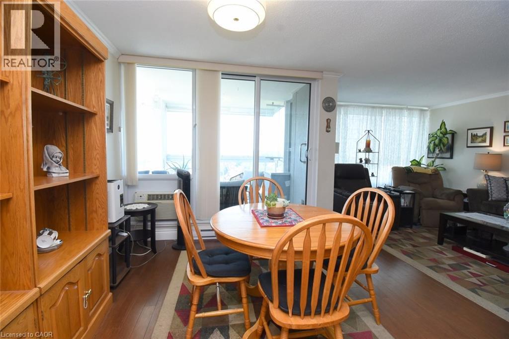 75 Queen Street N Unit# 1204, Hamilton, ON - Indoor Photo Showing Dining Room