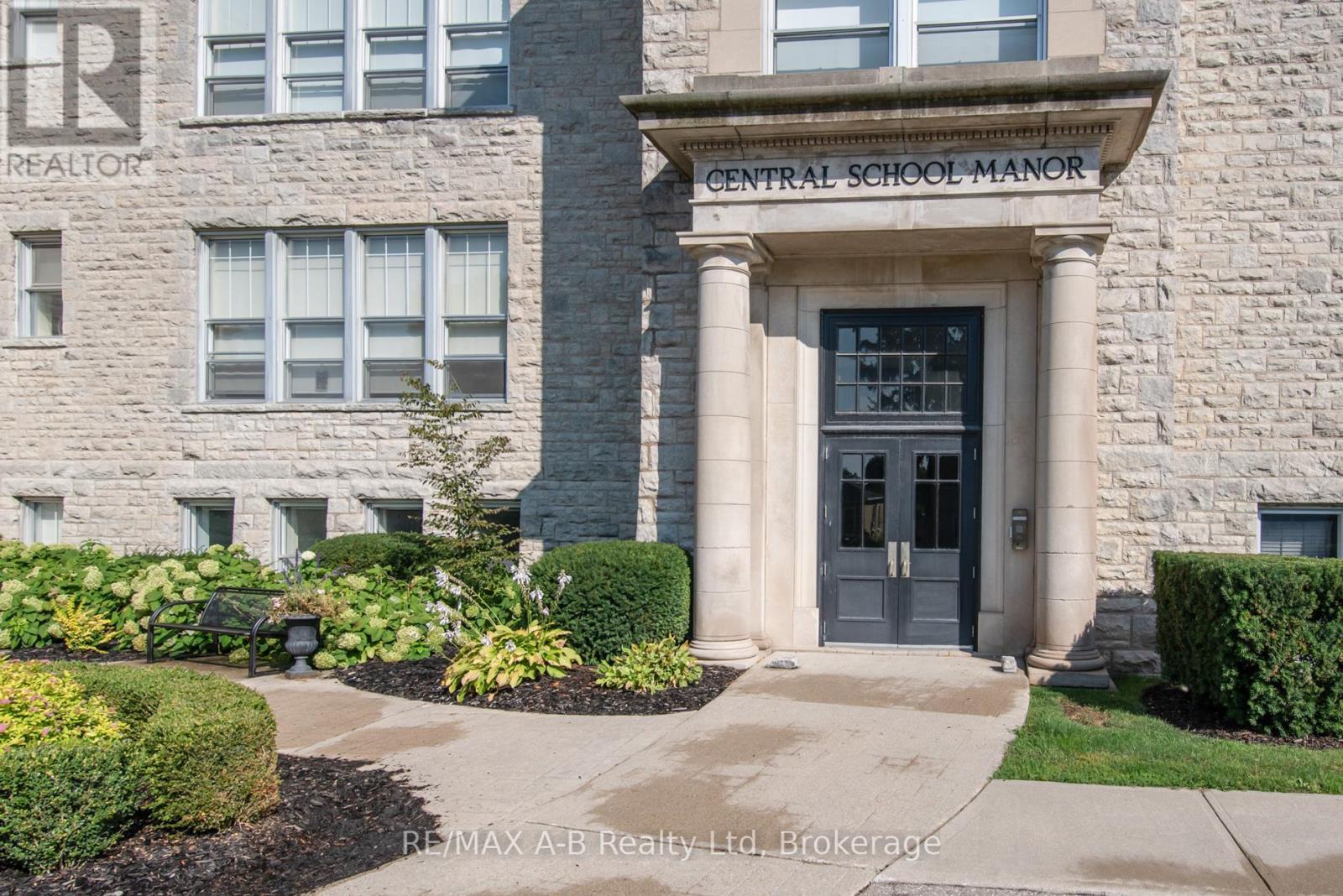 1C - 189 Elizabeth Street, St. Marys, ON - Outdoor