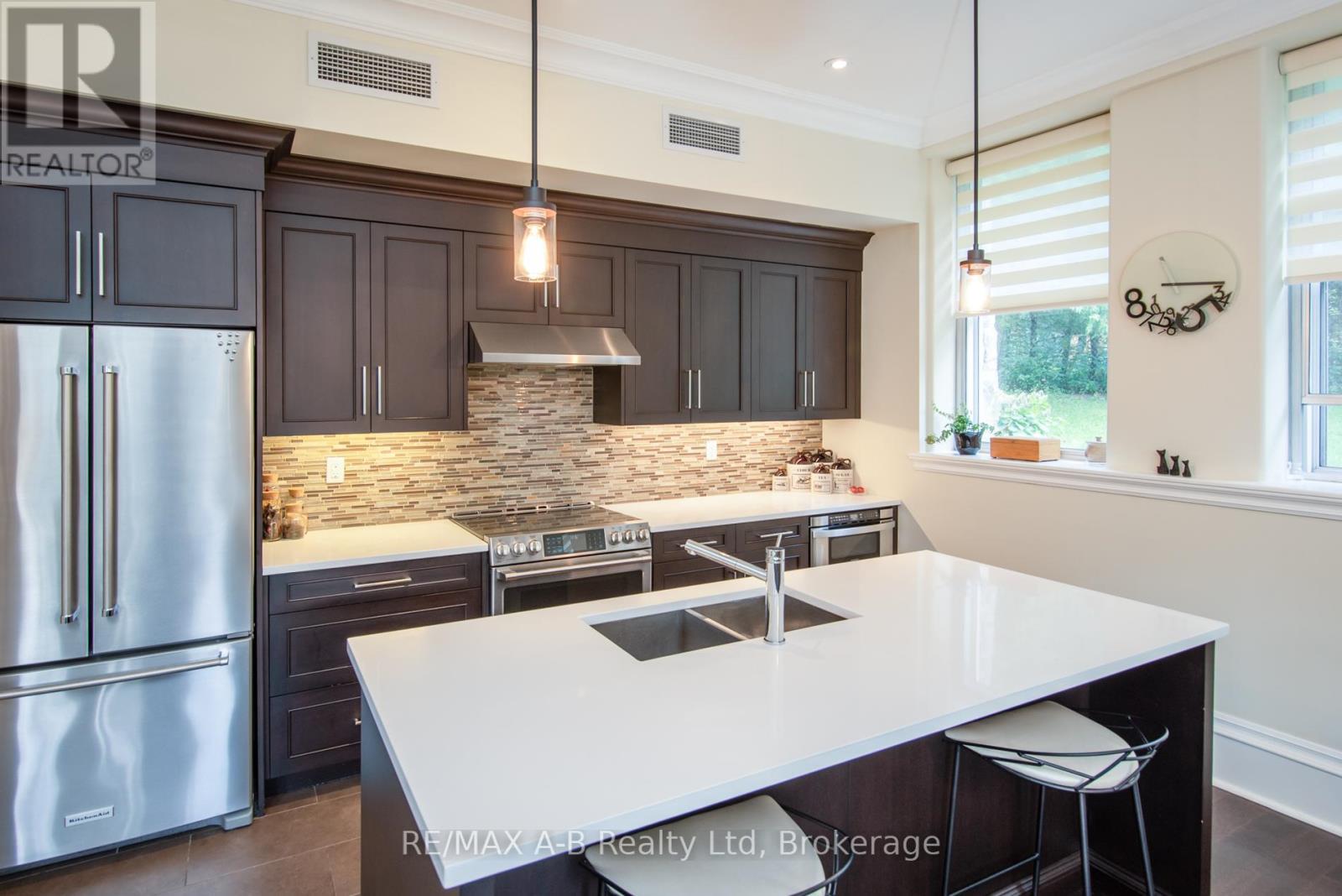 1C - 189 Elizabeth Street, St. Marys, ON - Indoor Photo Showing Kitchen With Double Sink With Upgraded Kitchen