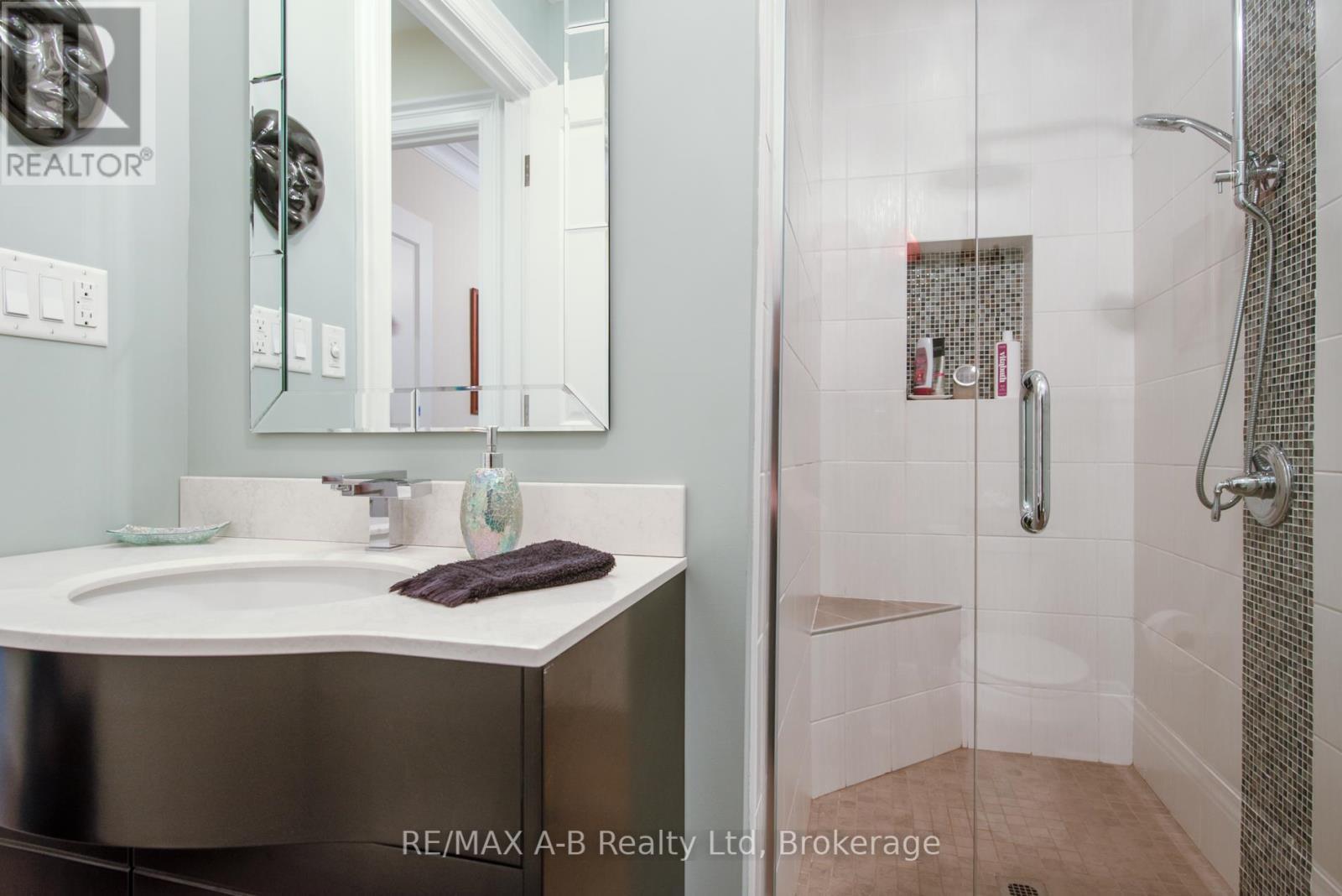 1C - 189 Elizabeth Street, St. Marys, ON - Indoor Photo Showing Bathroom