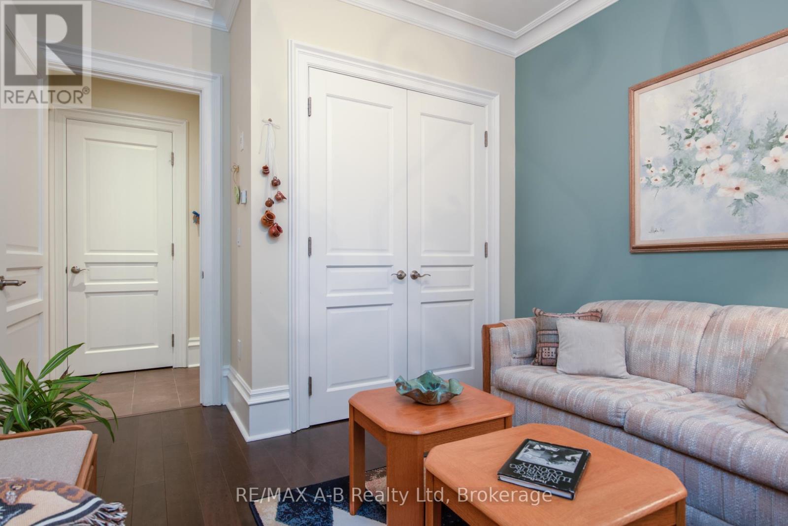 1C - 189 Elizabeth Street, St. Marys, ON - Indoor Photo Showing Living Room