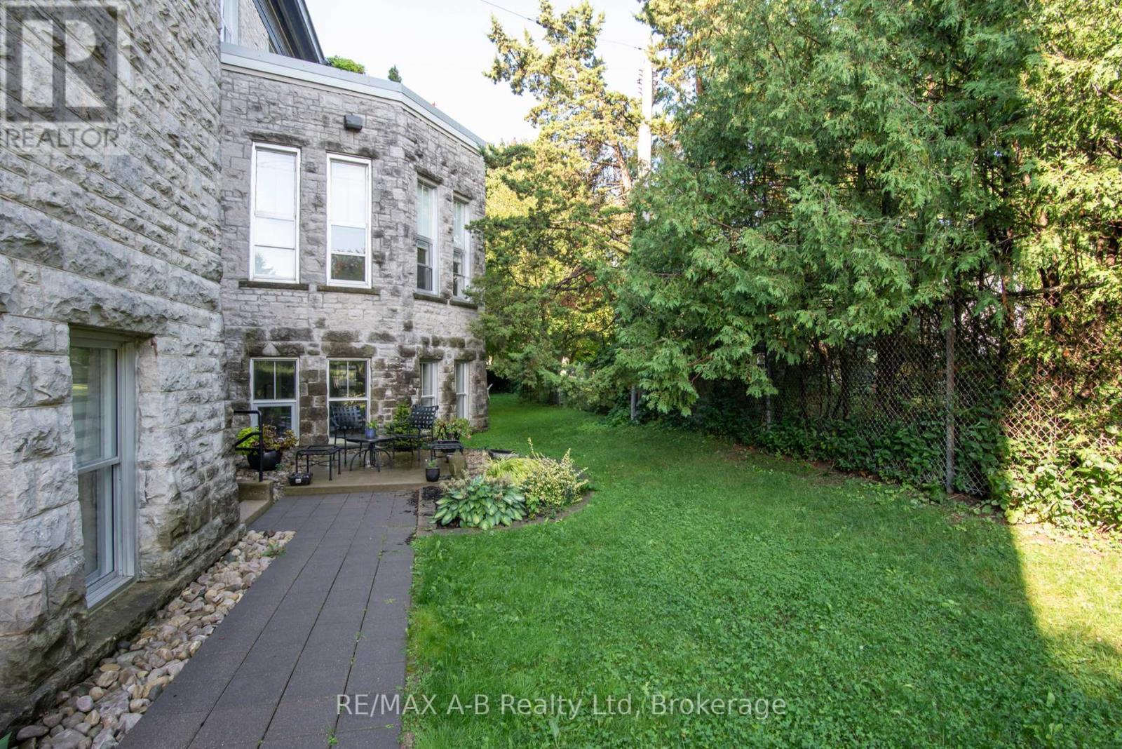 1C - 189 Elizabeth Street, St. Marys, ON - Outdoor