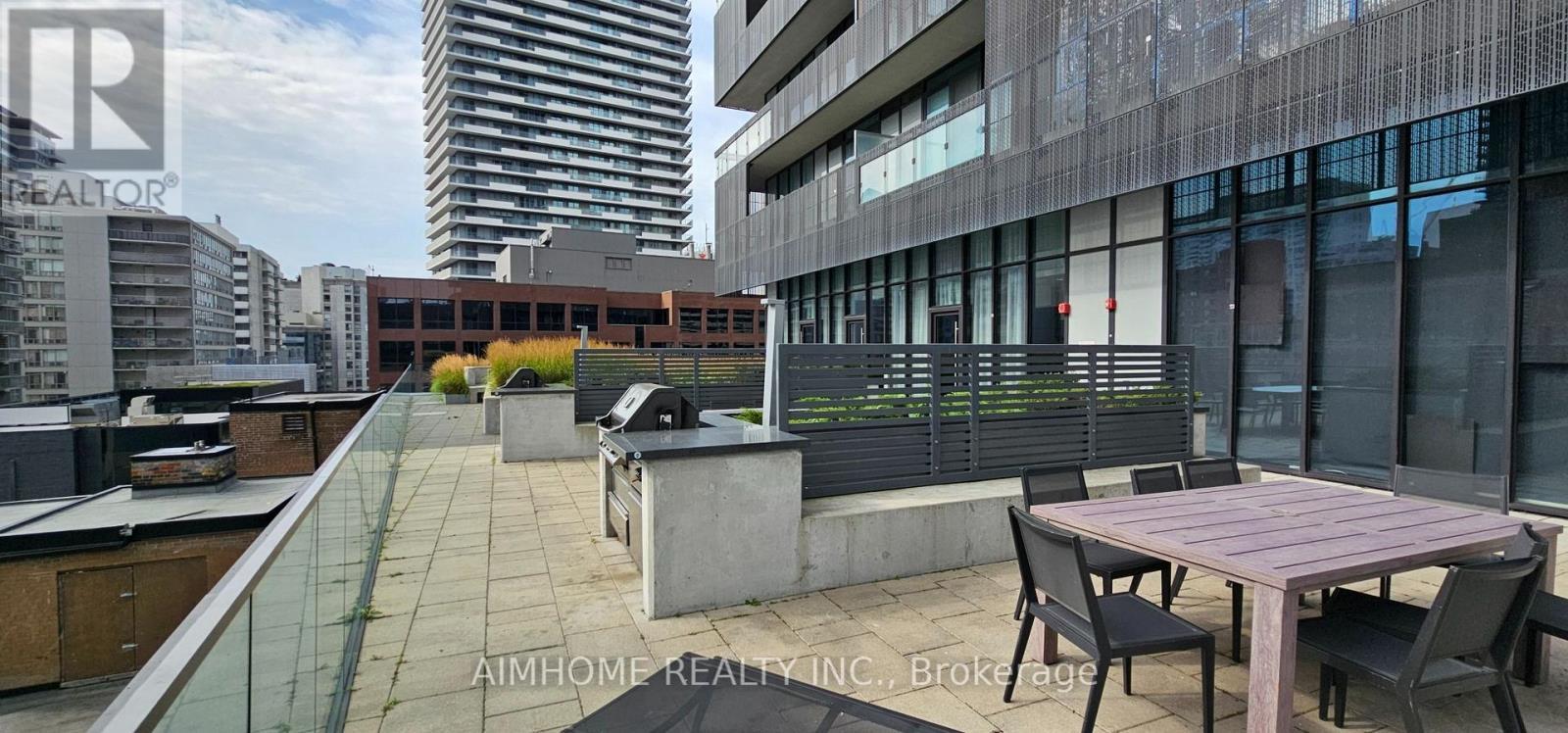 1711 - 8 Eglinton Avenue E, Toronto, ON - Outdoor