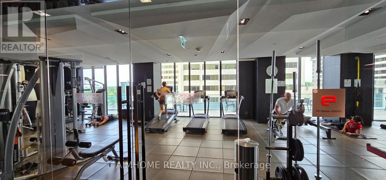 1711 - 8 Eglinton Avenue E, Toronto, ON - Indoor