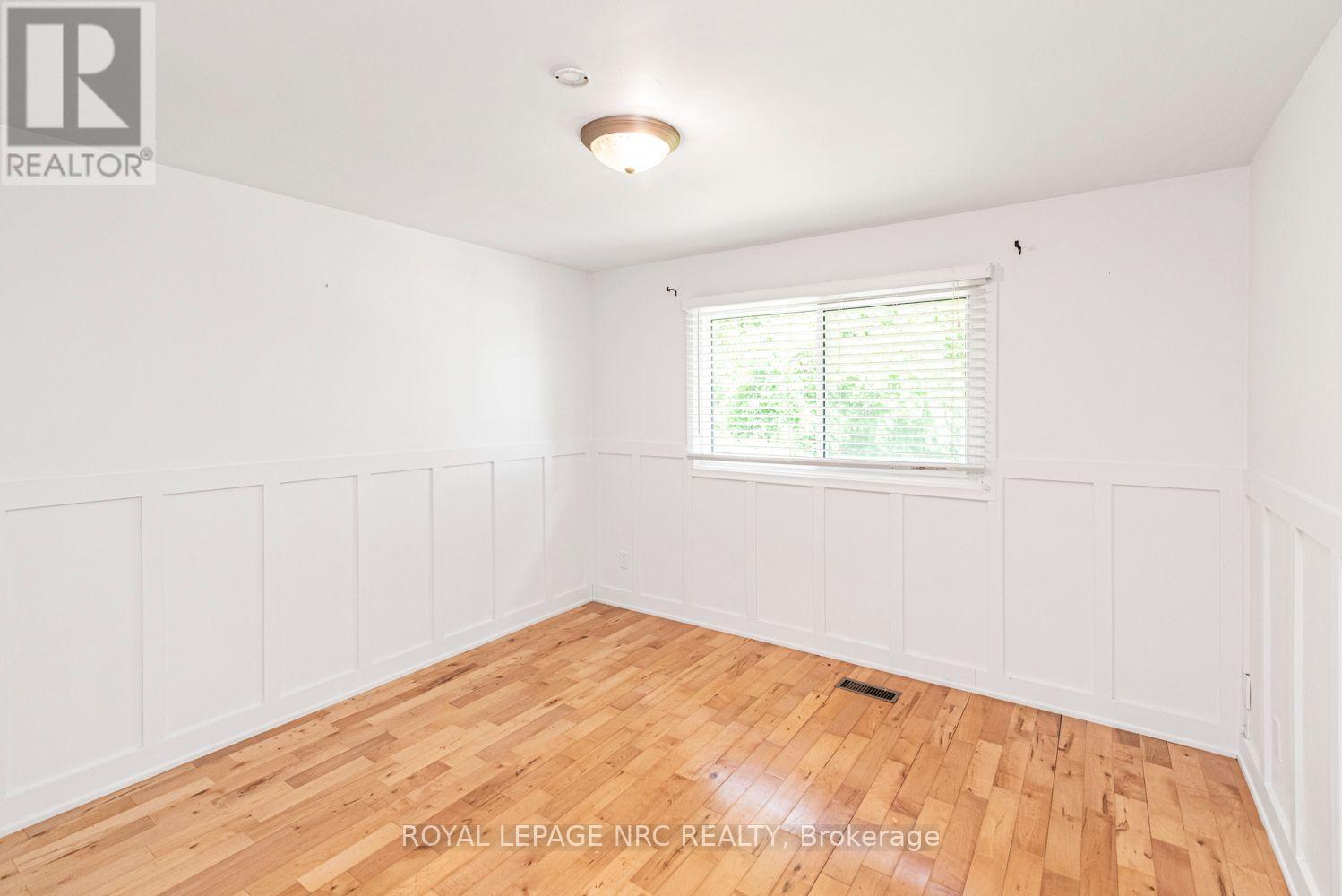 100 Mountain Avenue N, Hamilton (Stoney Creek), ON - Indoor Photo Showing Other Room