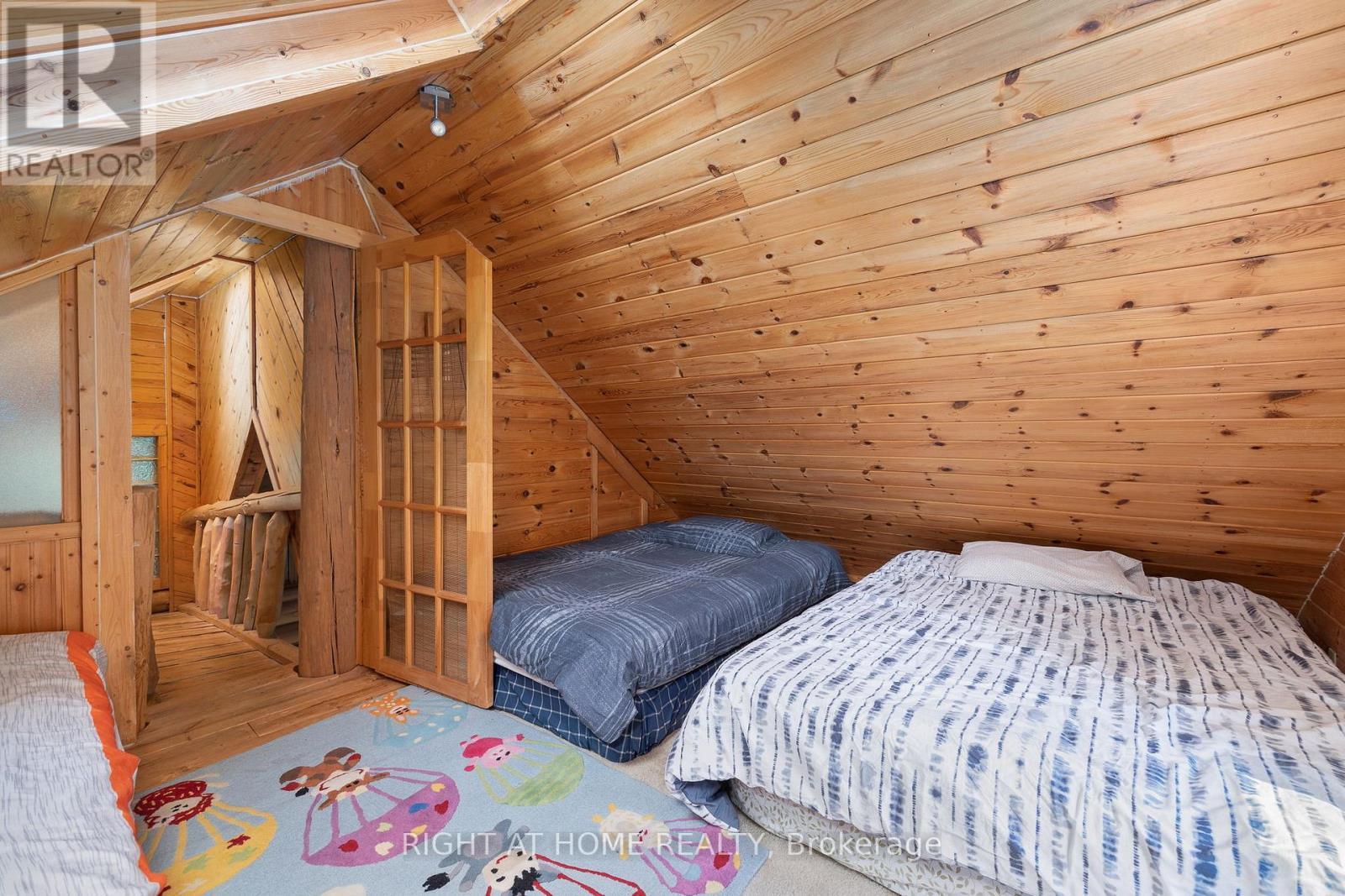 235 Loch Erne Road, Mcdougall, ON - Indoor Photo Showing Bedroom