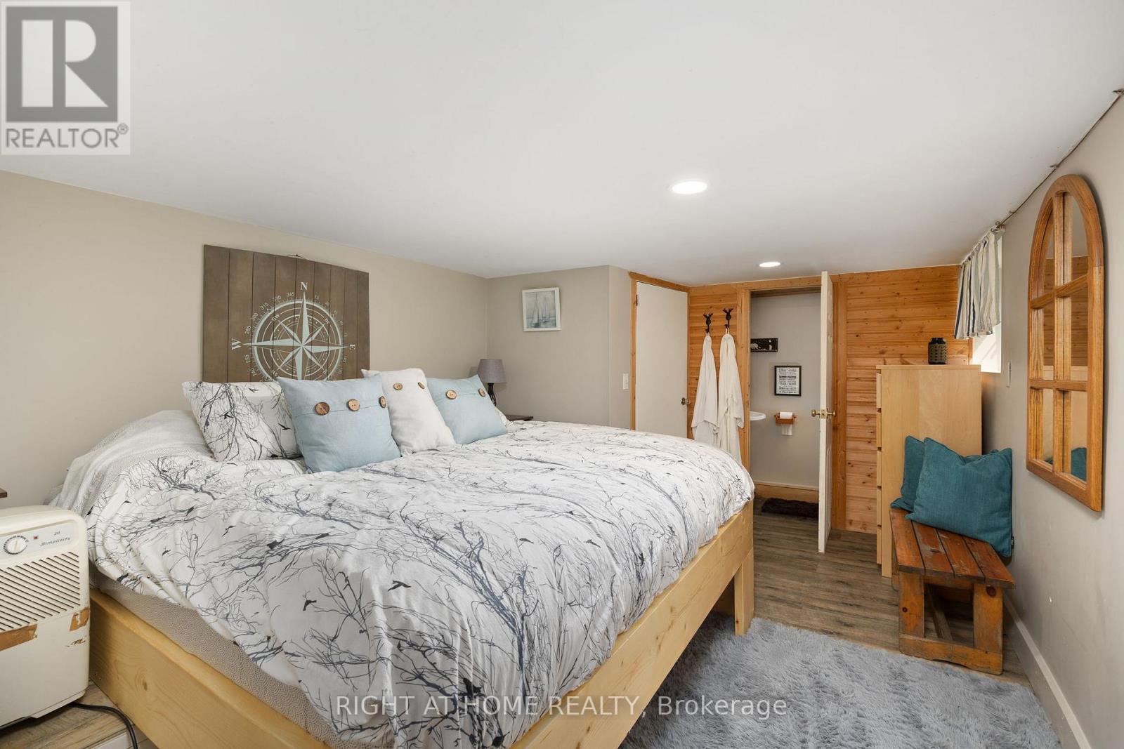 235 Loch Erne Road, Mcdougall, ON - Indoor Photo Showing Bedroom