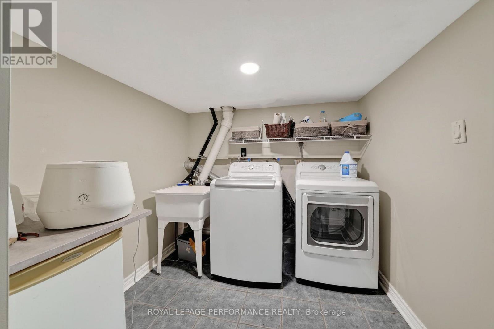50 St Lawrence Street, South Stormont, ON - Indoor Photo Showing Laundry Room