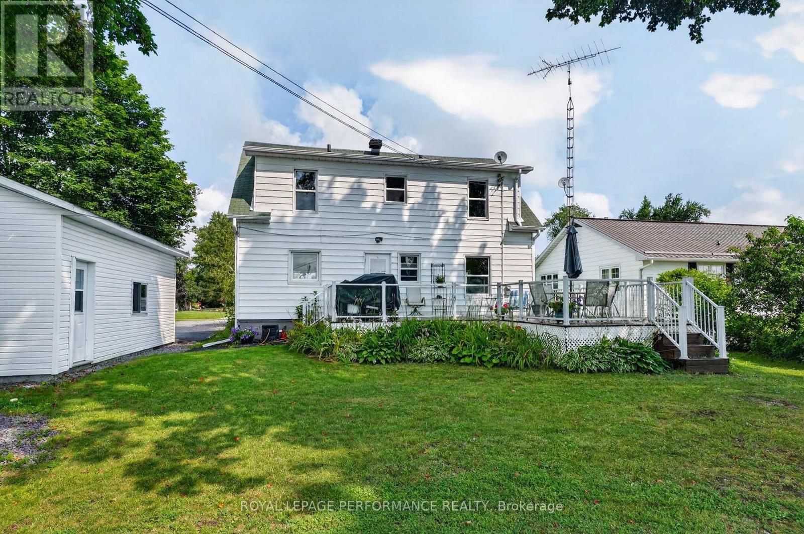 50 St Lawrence Street, South Stormont, ON - Outdoor