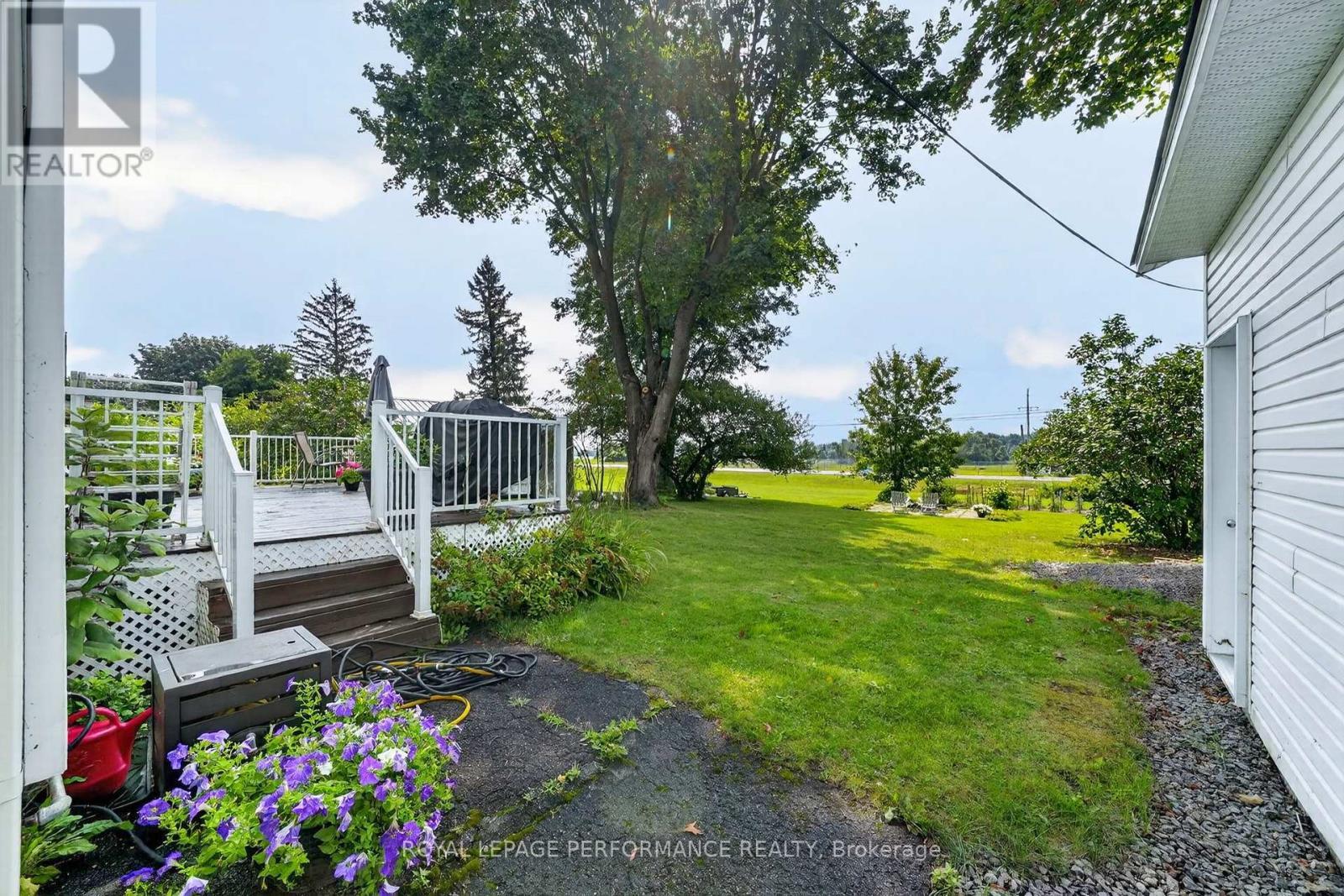 50 St Lawrence Street, South Stormont, ON - Outdoor