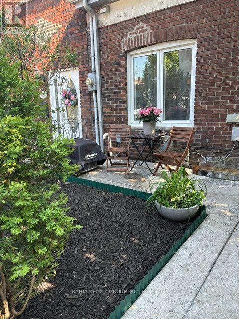 687 Richmond Street W, Toronto, ON - Outdoor