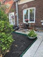 687 RICHMOND STREET W Toronto, ON M6J 1C4