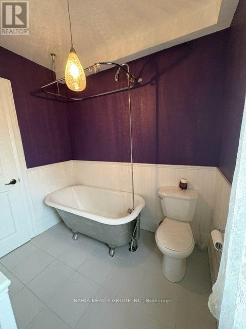 687 Richmond Street W, Toronto, ON - Indoor Photo Showing Bathroom