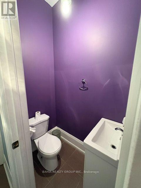 687 Richmond Street W, Toronto, ON - Indoor Photo Showing Bathroom