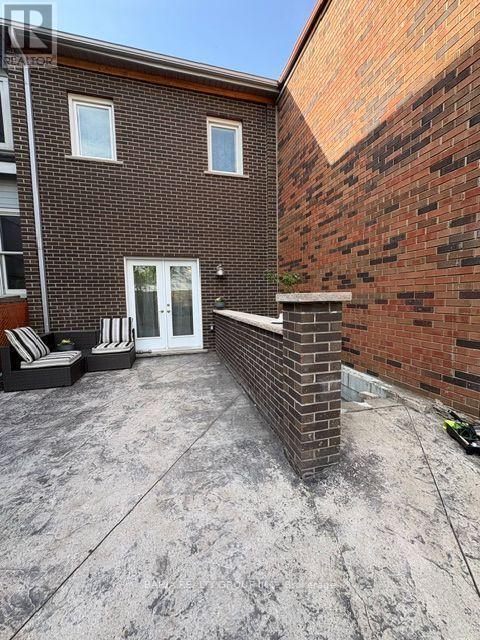 687 Richmond Street W, Toronto, ON - Outdoor