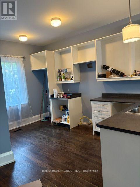 687 Richmond Street W, Toronto, ON - Indoor Photo Showing Kitchen