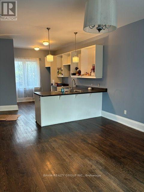 687 Richmond Street W, Toronto, ON - Indoor Photo Showing Kitchen