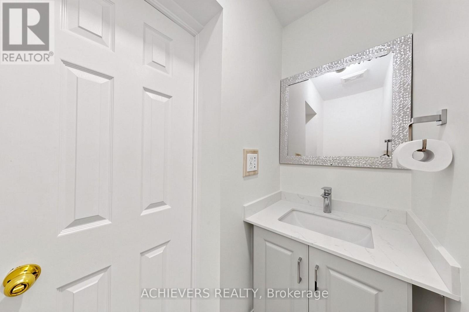 517 Navigator Drive, Mississauga, ON - Indoor Photo Showing Bathroom