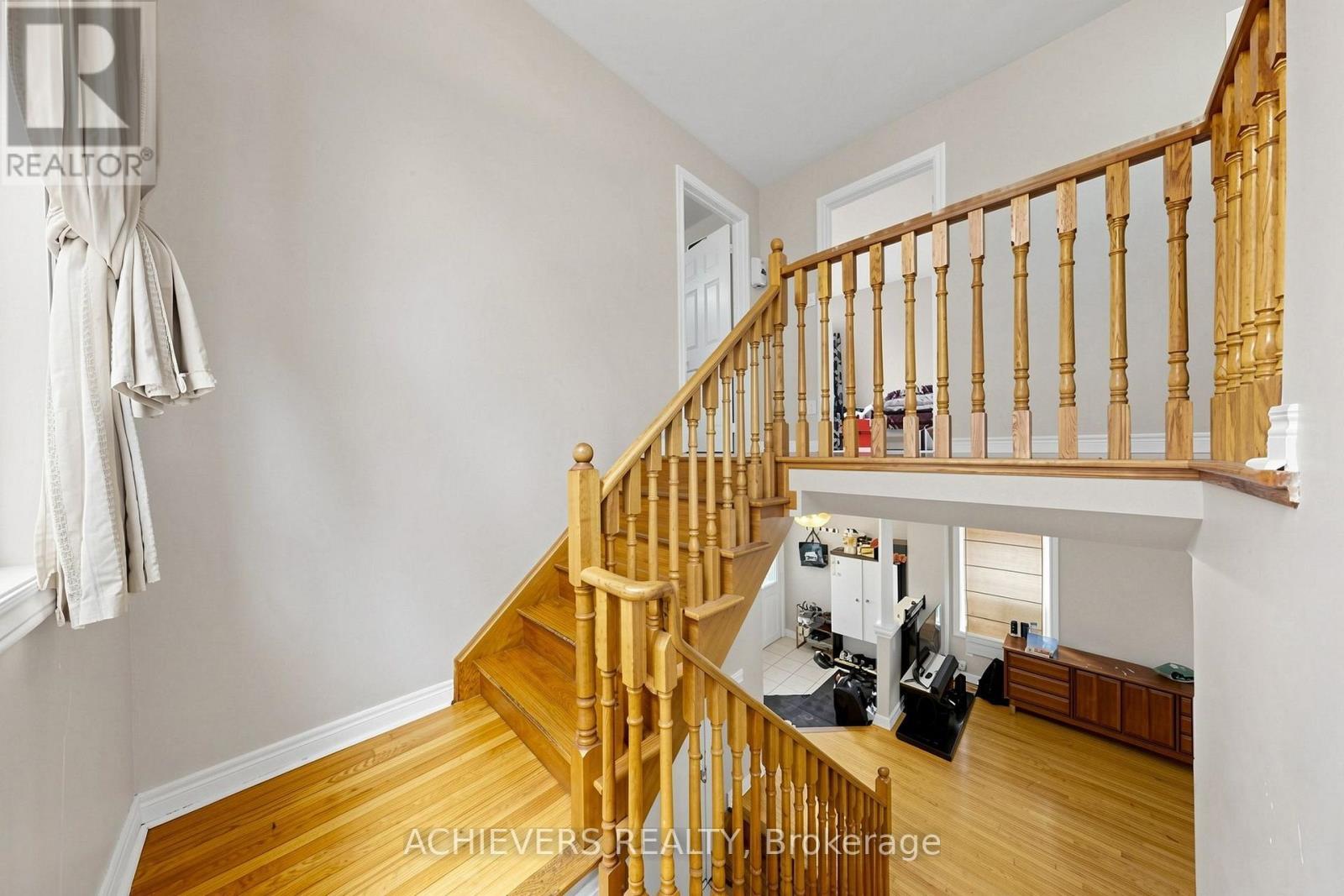 517 Navigator Drive, Mississauga, ON - Indoor Photo Showing Other Room
