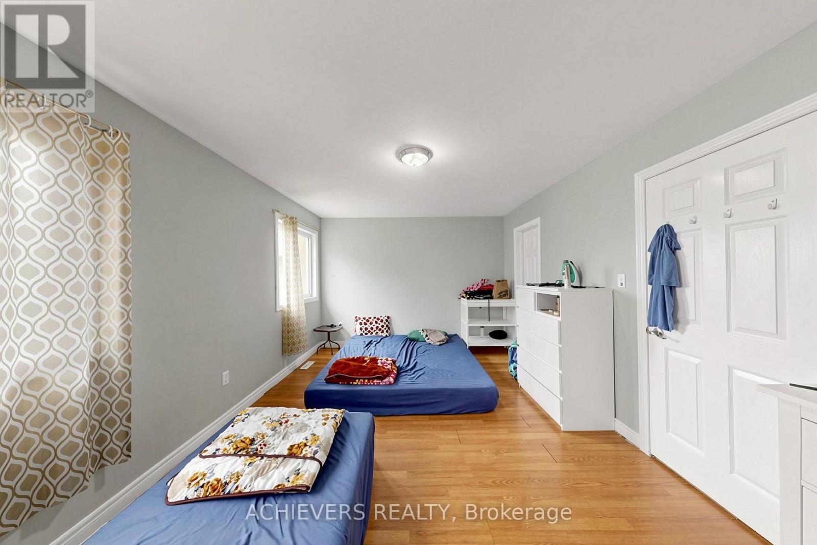 517 Navigator Drive, Mississauga, ON - Indoor